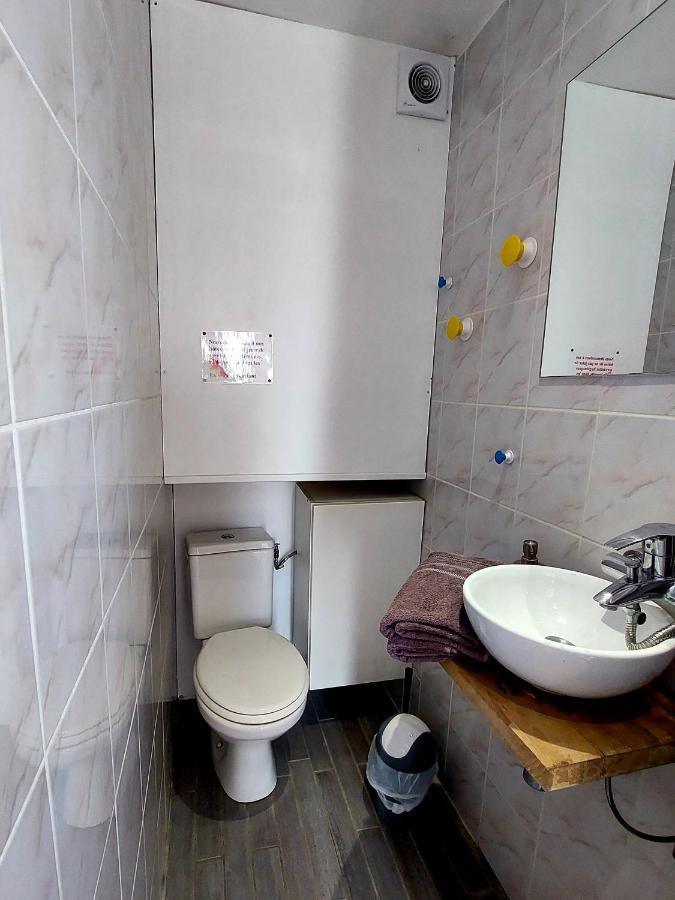Les Belles Terrasses Dieppe ,3 Appartements , Le Vegetal De 1 A 8 Personnes , Le Tropical De 1 A 6 Personnes , Le Floral Avec Terrasse De 1 A 3 Personnes , Quartier Calme Au Stationnement Gratuit A Cote De L'Avenue Verte Exterior foto