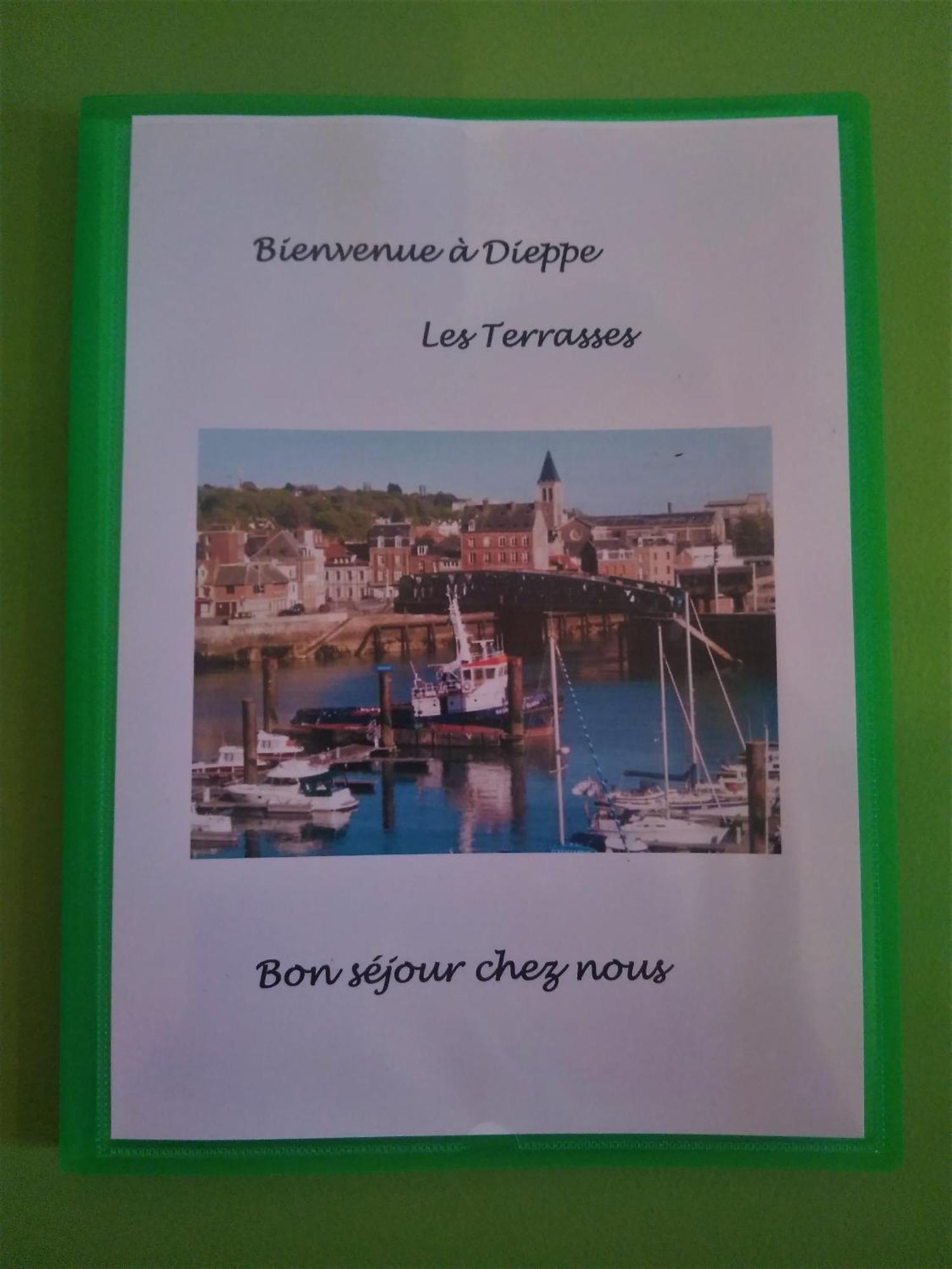 Les Belles Terrasses Dieppe ,3 Appartements , Le Vegetal De 1 A 8 Personnes , Le Tropical De 1 A 6 Personnes , Le Floral Avec Terrasse De 1 A 3 Personnes , Quartier Calme Au Stationnement Gratuit A Cote De L'Avenue Verte Exterior foto